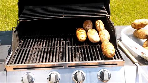 how to cook baked potato on a gas grill